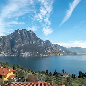 https://appartamento-bella-vista-riva-di-solto.it-lombardy.com