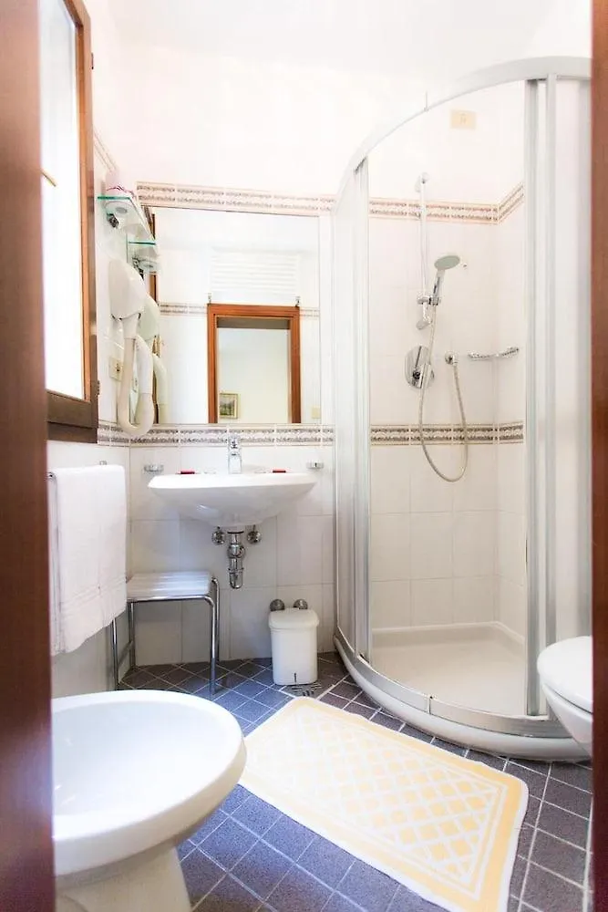 Hotel Serenissima Венеция 2*,  Италия