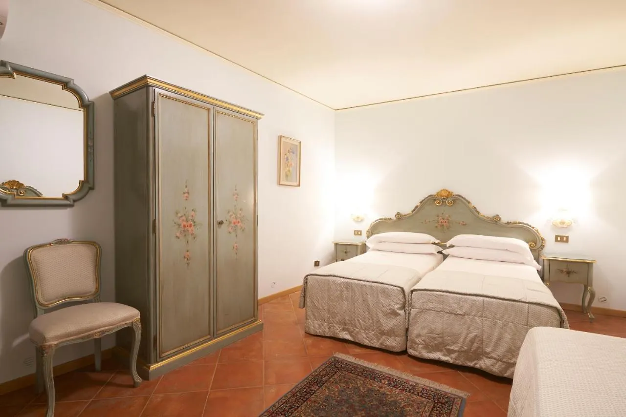 **  Hotel Serenissima Венеция Италия